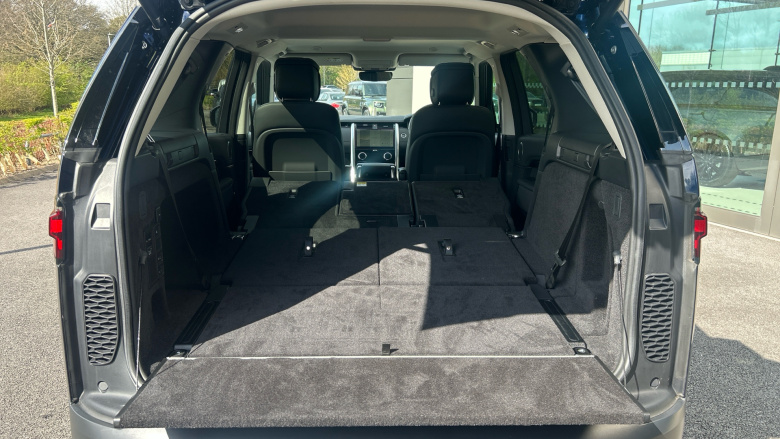 Land Rover Discovery 3.0 D300 S 5dr Auto Diesel Station Wagon